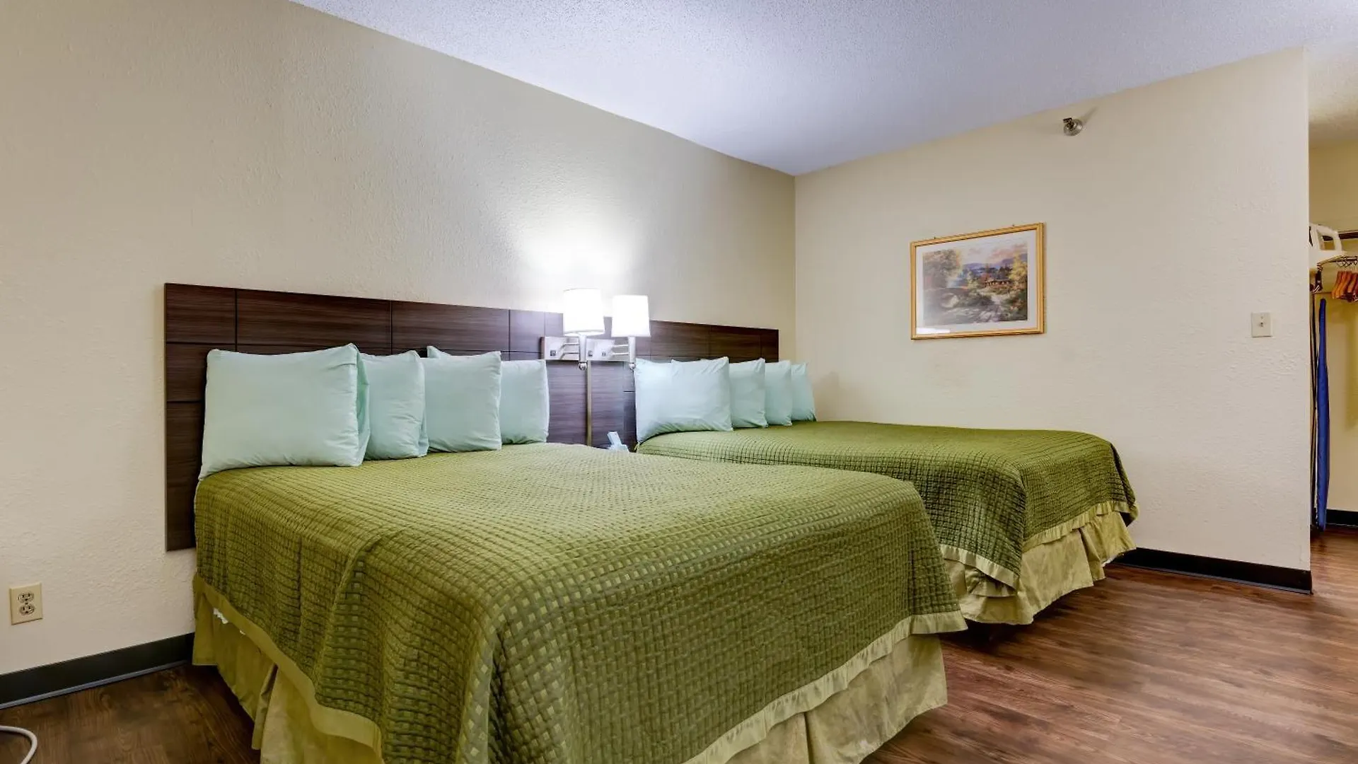 Continental Inn - Charlotte Motel